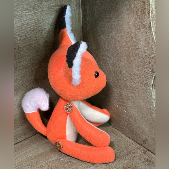 🦊✨ Handmade Woodland Fox Plush – Button-Jointed and Full of Charm! 🍂🧵 - Picture 3 of 6